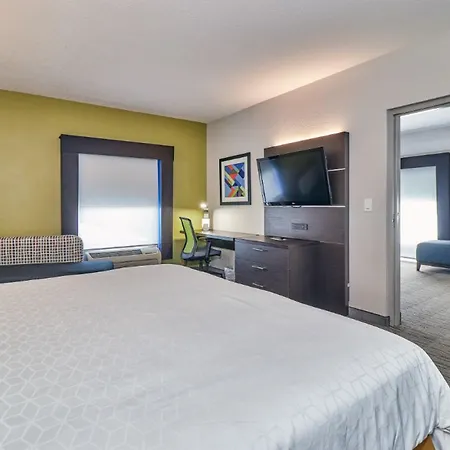 Holiday Inn Express Hotel & Suites Clearwater Us 19 North By Ihg Exterior photo